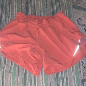 Coral Lululemon Hotty Hot Shorts (4 inch)